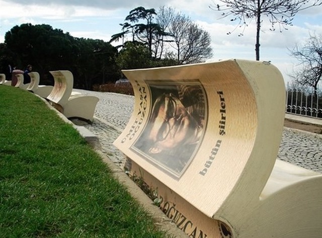 Book benches in Instanbul - picture 1
