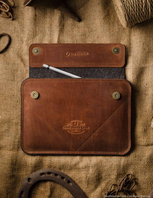 Crazy Horse iPad leather and felt sleeve