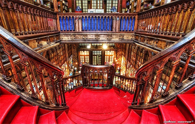 Livraria Lello & Irmao bookshop in Porto - picture 1