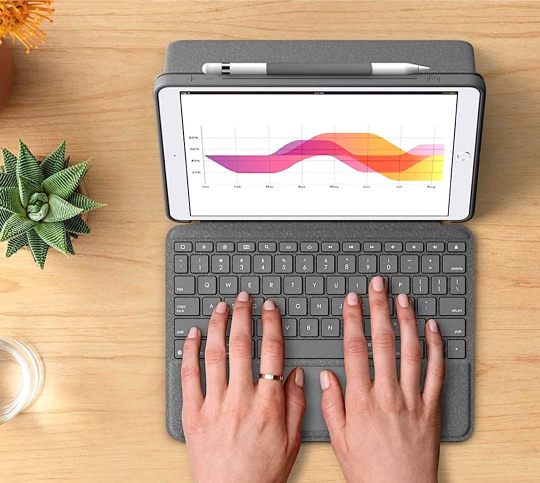 Logitech Combo Touch for iPad - keyboard with trackpad