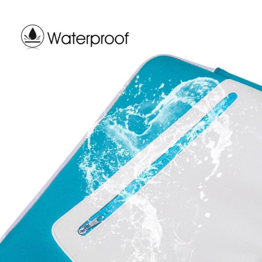 Omoton iPad Pro 12.9 Waterproof Sleeve - splashing water