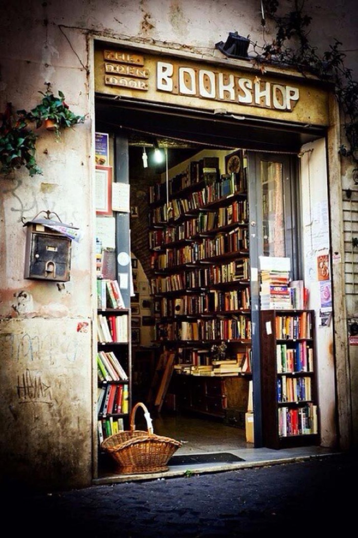 Open Door Bookshop in Rome - picture 1