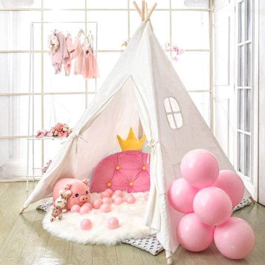 Teepee playhouse - ideas for reading nooks for kids